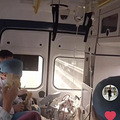 医生救护车里吃香蕉遭“网暴”？看到回应，大家都沉默了…_0