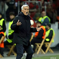 0-0后！穆帅落泪+球迷现场狂欢，决赛2大定律，一个将被打破_0