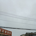 下雨天，实验小学边上开始堵车了。_3