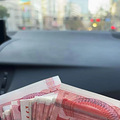 “都在排队取钱！”今天不少人懵了：ATM机都取光了？紧急提醒_5