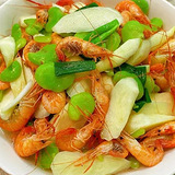 茭白蠶豆煮河蝦，就愛這口原汁原味