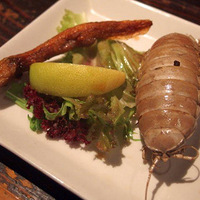 内地小孩地铁上哭闹 香港男子怒推婴儿车大吼