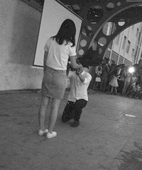 与女老师恋爱三年 长春大四男生求婚成功!!