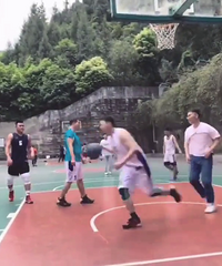 单身技能大赏:球都不会,就会个球