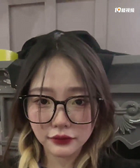 96��165CM�Ļ�ױʦ�������飬ϲ��Ц�����ÿ��ĵ���Ƥ����