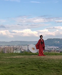 续写我和她的故事,去年6月8日在平台相遇,转眼15个月过去了