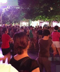 夜幕下的江北步行街,重庆人的耻辱(多图)