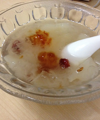 饭店卖28,我只花几块钱就做出来的桃胶银耳雪梨羹