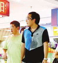 OMG!南坪沃尔玛空调坏了,有客人被热昏?