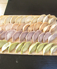 【超有爱儿童餐】给宝贝做的4色饺子