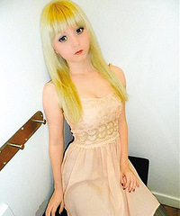 15岁美妆少女,因充气娃娃身材爆红!羡慕嫉妒恨呀!