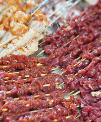 我来反馈哈在我们强大的坛子里团的烧烤架,周末露台整的BBQ