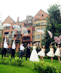 雨伞婚礼+全程DIY+骑马舞20121003~上了首页啦!更新婚礼视频!