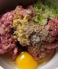 【04.06 蜜辣烤翅 红烧牛肉 】秦秦的厨房