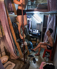 中国的胶囊住户,看了他们,你会发现生活多么美好