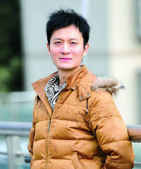 重庆也有"李玉刚" 曾被骂人妖