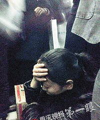 红鼎国际电梯突然停了,12人被困40分钟