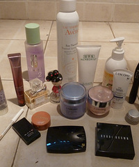 新人一枚,我也来晒哈我近期败的一些护肤品和化妆品~~~~晒起来