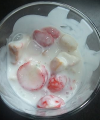 早餐= 酸奶+草莓+面包