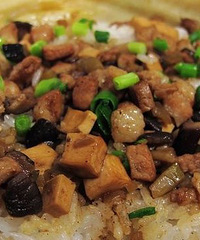好吃的豆皮包糯米饭~~~~