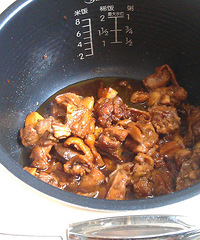 电饭煲《三杯鸡》,超简单,很好吃啊