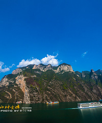 壮美巫山三峡红叶,正是漫山红时。。