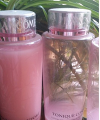 ���껤��С�ĵ�~��������Ϊ�������ײ�ˮ��õĲ�Ʒ