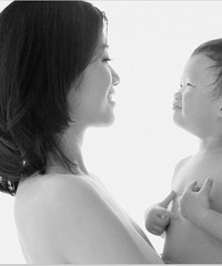 准准妹一岁八个月纪念 亲子哺乳照