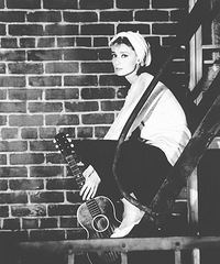 《MOON RIVER》精神与现实交汇.60年代美国气息.By my house