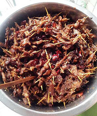 最好吃的零嘴——麻辣鲜香的“牙签肉”
