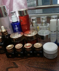 这两年使用的化妆品的心得+【化妆台上的瓶瓶罐罐】