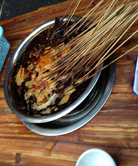 传说中重庆最好吃的串串,去后发现果然不错。你们猜是哪家?