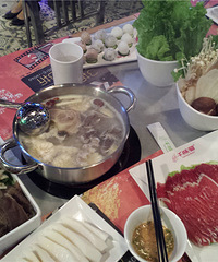 抽中万象城千味涮免费吃,嗨到扶墙出。