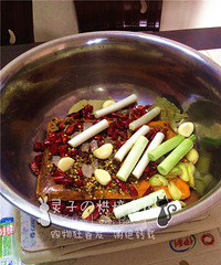 某人气火锅底料确实霸道,吃了居然没上火~