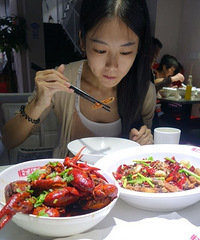 心情超好,吃了个逼格很高的小龙虾,还搭讪了外国帅哥~~