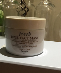 Fresh冬日玫瑰绽放 新鲜如同清晨甘露