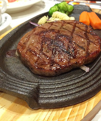 大石坝东原D7的美食,斗牛上品+小牛小虾干锅