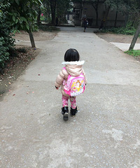 开学啦~都来晒晒宝贝们背书包的照片吧