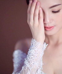 【大肚妈咪翻上马背拍的婚纱照 楼主也是很拼的】