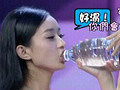 满是黑点的女明星