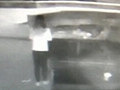 女子看手机坠河身亡