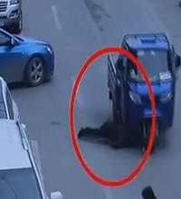 司机瞟美女撞死过路女子