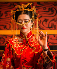 在来看看主角的闺秀气质嘛