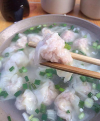 两家沾水薄皮小抄手,你们更爱哪一家?来说说你们爱吃的抄手