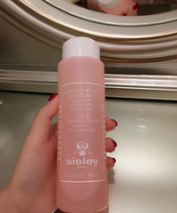分享一些好用的护肤品以及美容仪器