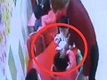 重庆幼儿园老师打学生