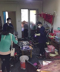老鼠与老人同吃住,目前已被捕百余只