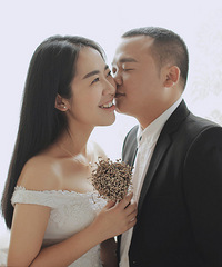 胖子的婚纱照。两个总和300+照样文艺逼。