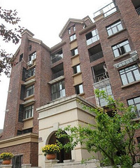 准备定居重庆了,预算200万,求推荐套内180平以上的洋房