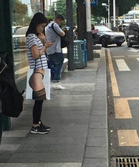 这手袋还可以,会不会太引人犯罪了